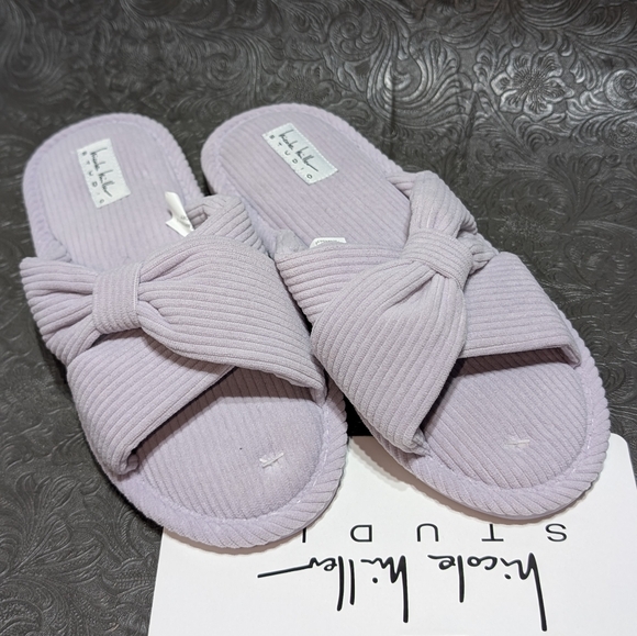 NWT Nicole Miller Lilac Slide Slippers With Bow Ribbed Cushioned Women's Medium - Picture 2 of 5